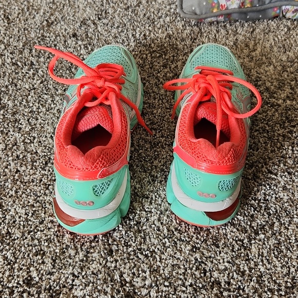 ASICS - Picture 4 of 7